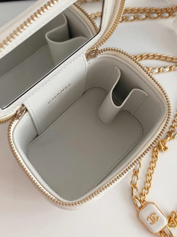 Chanel Small Vanity With Chain White For Women, Women&rsquo;s Bags 4.3in/11cm