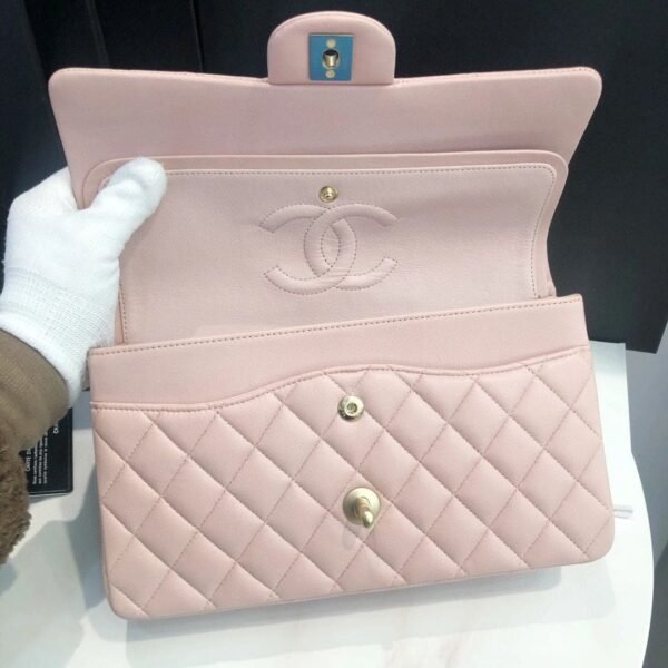219A4A27-1512-FDC1-DE75-B62ECC34922A.jpg Chanel Medium Classic Double Flap Light Pink Caviar Light Gold Hardware
