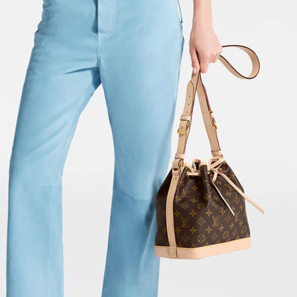 Louis Vuitton No&eacute; BB M46983