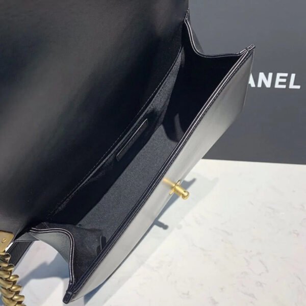 Chanel Boy Handbag Gold Toned Hardware Black For Women, Women&rsquo;s Bags, Shoulder And Crossbody Bags 9.8in/25cm A67086