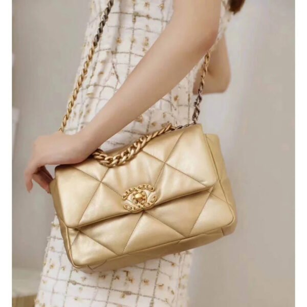 233F6902-EB0E-FB0F-90A2-F2A24A32DF96.jpg Chanel 19 Flap Bag As1160 Gold