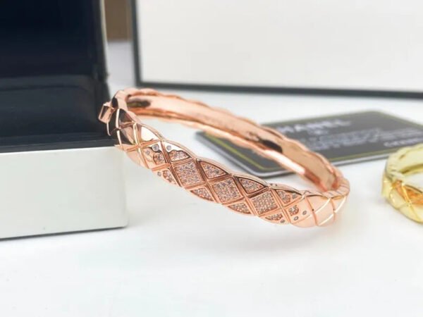 243D4A78-A69D-FCA9-500A-5EB7D00236C2.jpg CC Bracelet 0019 - Rose gold