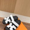 25387A9E-974E-366E-7C14-57F608884304.jpg Hermes Unisex Chypre Sandal