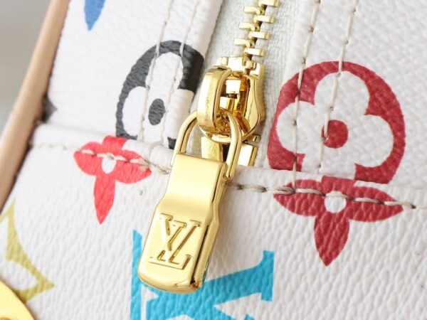 253F7A28-9D00-471A-4629-6C4C0AAAF682.jpg Louis Vuitton M13084 LV x TM Handbag East West