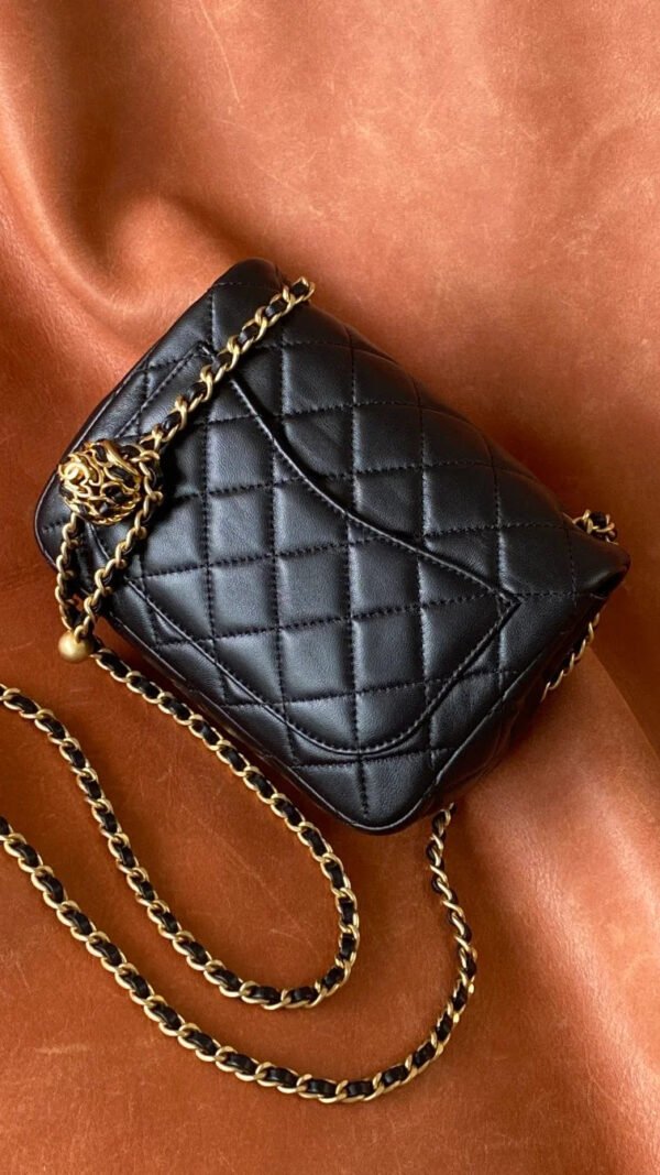Chanel Classic Bag Black For Women, Women&rsquo;s Bags 7.1in/18cm