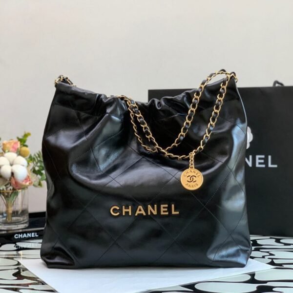 2A850FC7-362B-6BA6-707F-443F0ED7C50D.jpg Chanel 22 Small Handbag AS3260