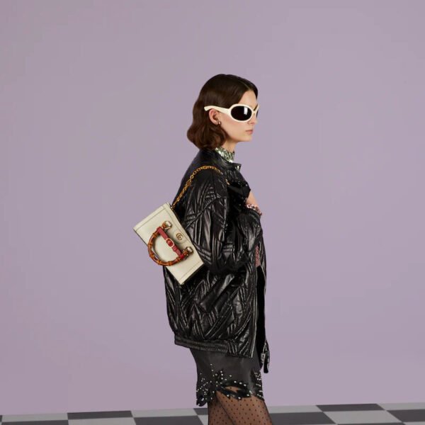 DIANA SMALL SHOULDER BAG