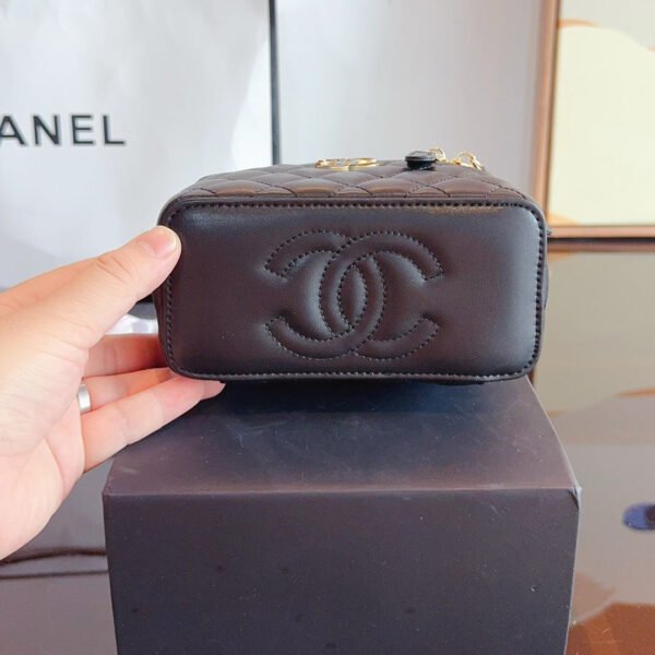 Clutch with Chain - black