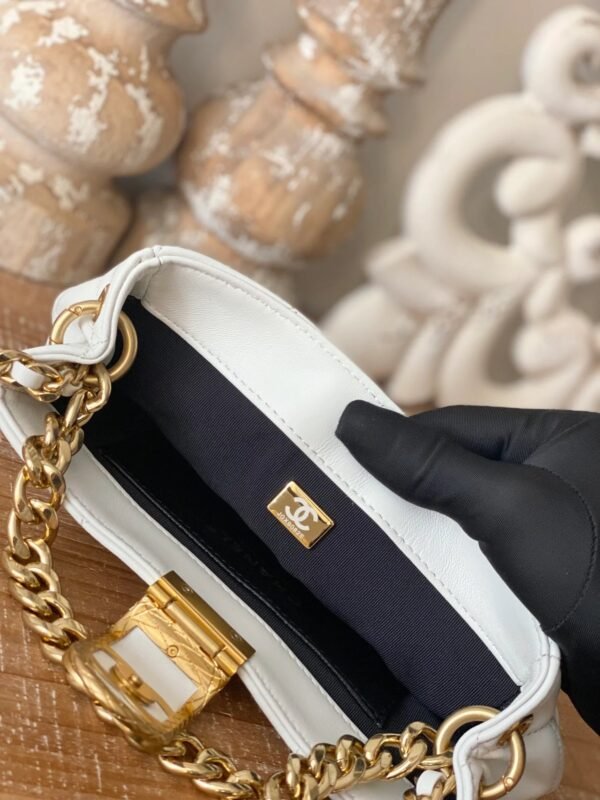 Chanel Small Hobo Bag Gold Hardware White For Women, Women&rsquo;s Handbags, Shoulder Bags 7.5in/19cm