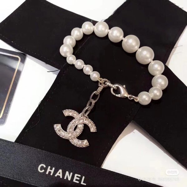 2C9ADD6F-2E64-D5C6-6129-7E3AC07547CE.jpg Pearl Double C Pearl Bracelet