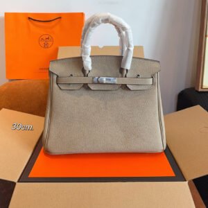 2D1F6316-7668-E9E7-C9BE-36E5F3E232C3.jpg Birkin 30 Bag