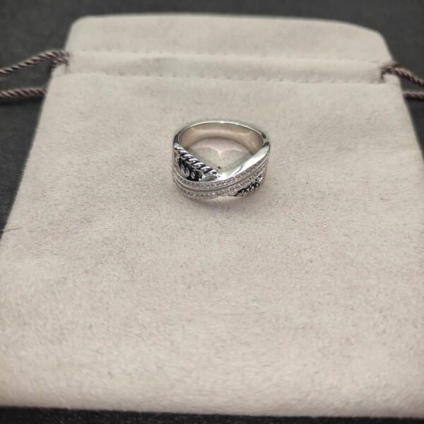 2D62B830-6794-1B7A-2808-3ACE251A439B.jpg David Yurman Diamond Crossover Ring - US 6