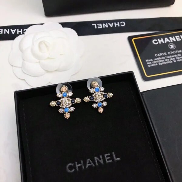 2DA1396E-299B-C395-2797-2F2E9A6092A5.jpg cc Earrings