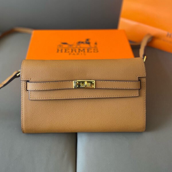 Epsom Kelly Wallet - Brown