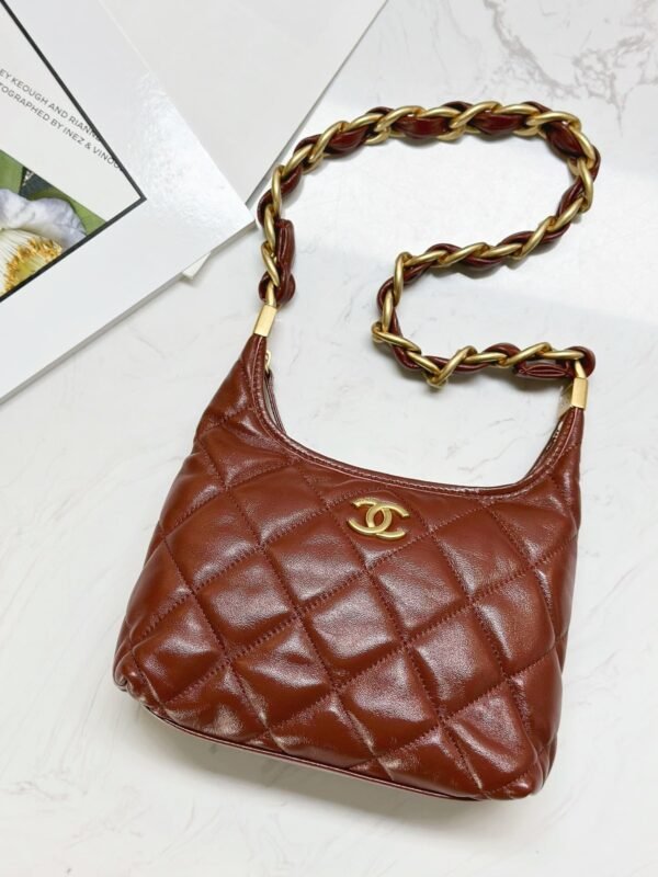 2E85565A-03A6-04C7-62E3-F7CA90FB12F7.jpg Chanel Small Hobo Bag