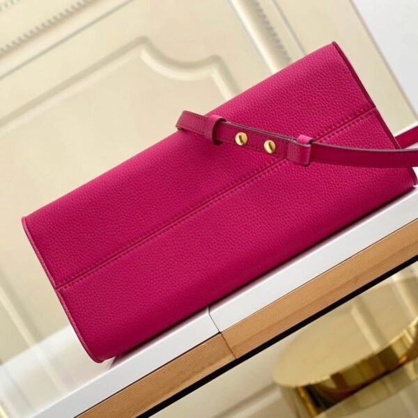 31696282-CC3E-F64B-4DC7-3288DA157113.jpg Louis Vuitton Twist MM M59070