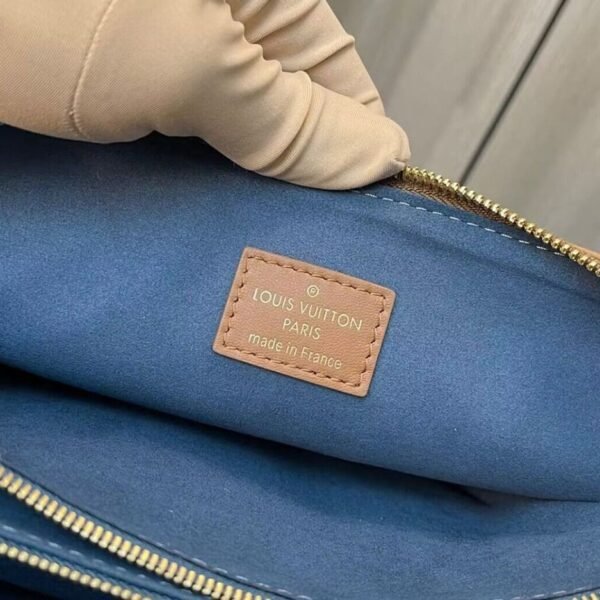 3559BCE7-92D3-4141-7AEA-8C602EF44AD2.jpg Louis Vuitton Coussin PM Handbag M59277