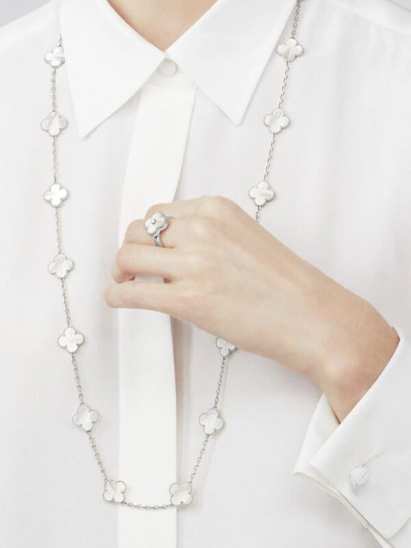 Vintage Alhambra long necklace, 20 motifs