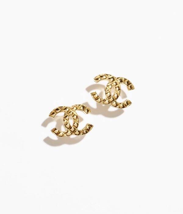35C2D340-90C5-F8AE-D612-41B7B537CB57.jpg STUD EARRINGS