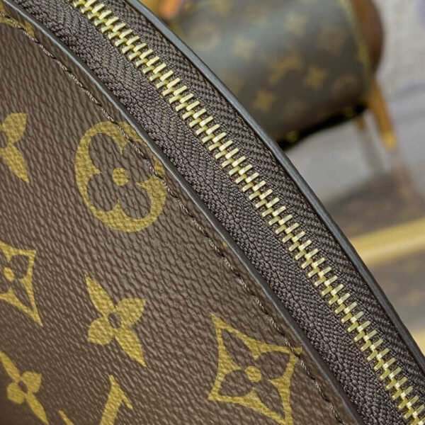 Louis Vuitton Cosmetic Pouch MM M46579