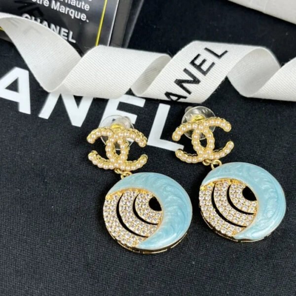 39C606FD-889E-876B-6308-0988F9C50CC1.jpg cc Earrings