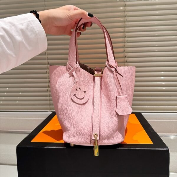 3A24534D-DE55-20C4-1EB9-4B528304B761.jpg Picotin Lock 18