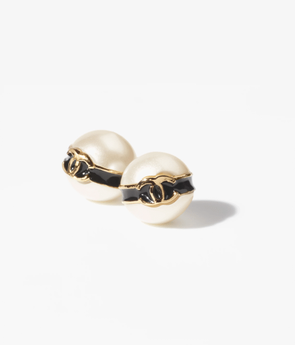 STUD EARRINGS