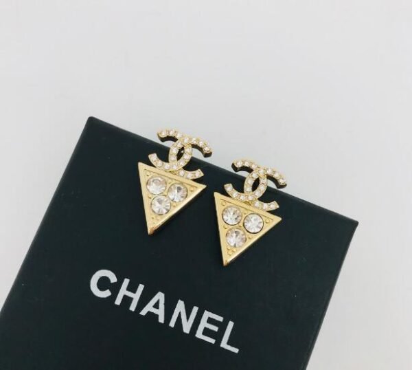 3D277385-D3E3-A408-AD53-90DD11299088.jpg Double C diamond triangle earrings