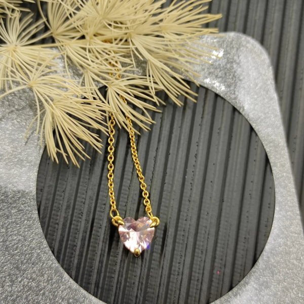 Chatelaine&reg; Heart Pendant Necklace 18K Yellow Gold with Morganite, 8mm