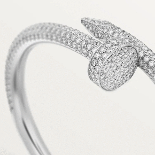 3FEF90AD-87C7-B7B4-8A5B-A6DCD9E490D7.png JUSTE UN CLOU BRACELET, MEDIUM MODEL