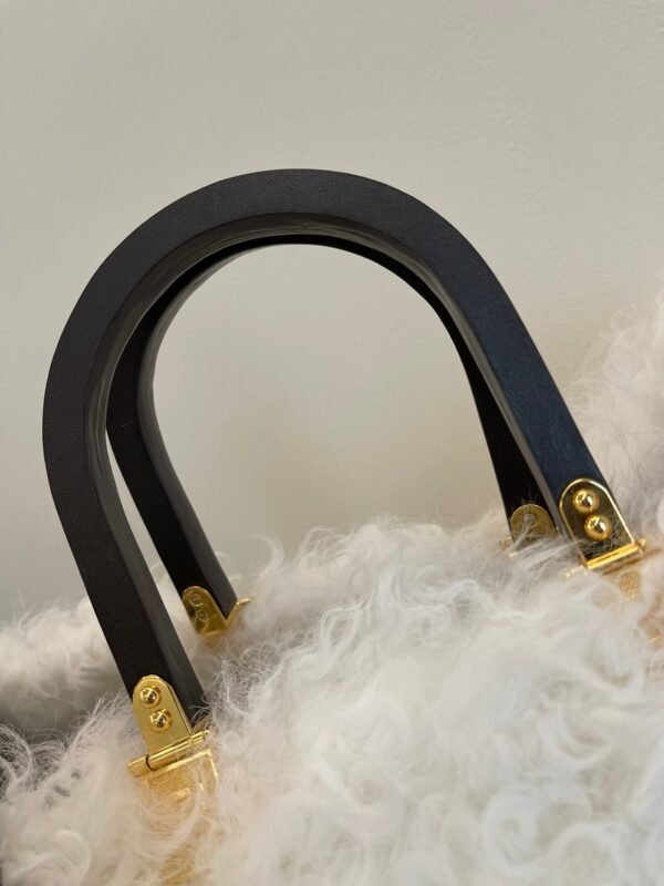 402D3E70-4818-DCA6-2158-075FC473B839.jpg Fendi Sunshine Shopper Large Bag