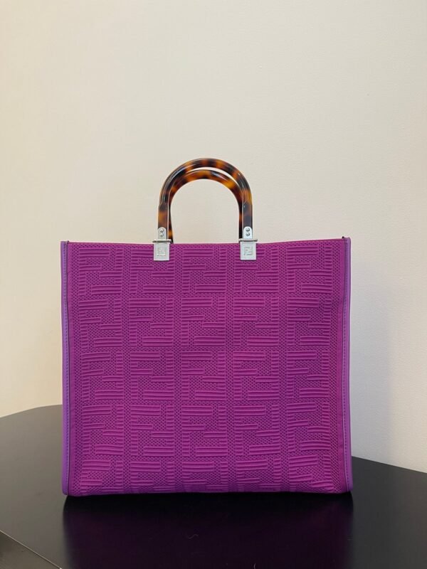 4065DA37-4A3E-85C7-B640-E4BF150714B3.jpg Fendi Sunshine Shopper Meduim Bag