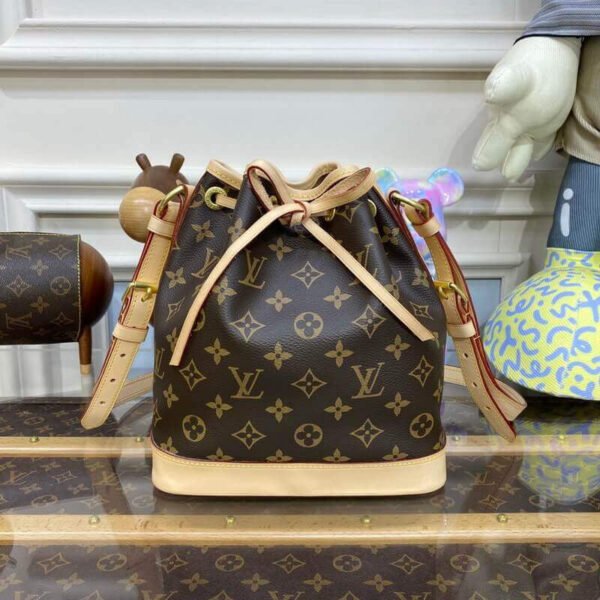Louis Vuitton No&eacute; BB M46983
