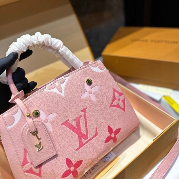 41D4D3E5-64AB-17BD-8E22-E284F3049831.jpg Bicolor Monogram Emplant Shoulder Bag