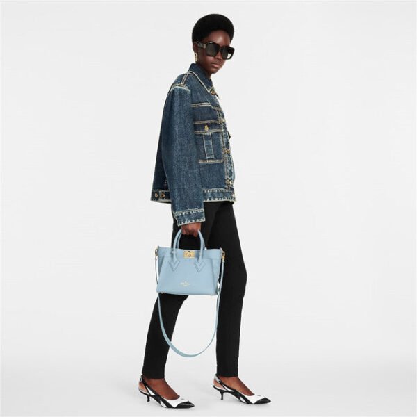 42FFA8CF-71C2-BCF7-7513-7FD54C8741BD.jpg ON MY SIDE PM