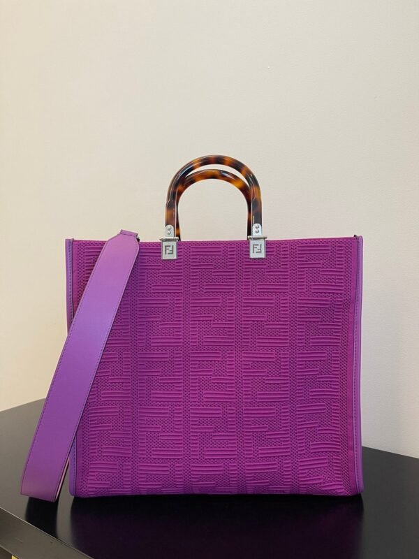 44F20ADD-7F06-8FE7-726E-E6796E694D01.jpg Fendi Sunshine Shopper Meduim Bag