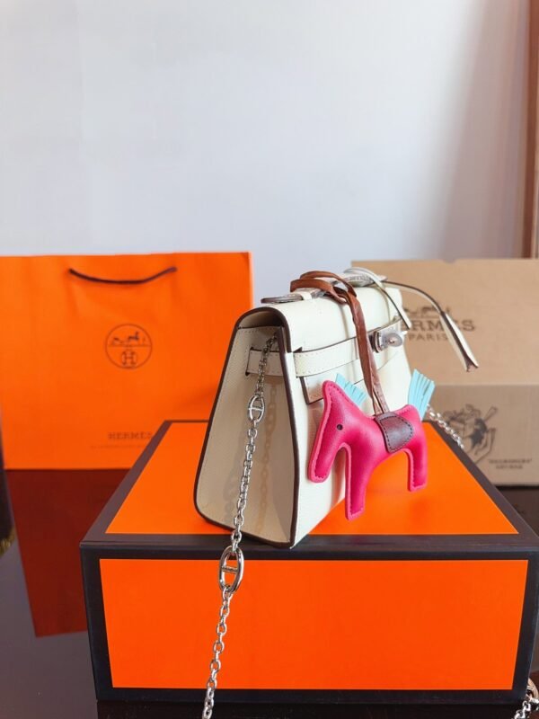 46A76A1C-6501-13D4-FBD4-A815E4842383.jpg Kelly 20 Bag