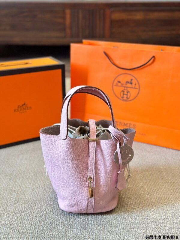 4888E0C5-00E7-7968-0458-13AED0041E0B.jpg Picotin Lock 18