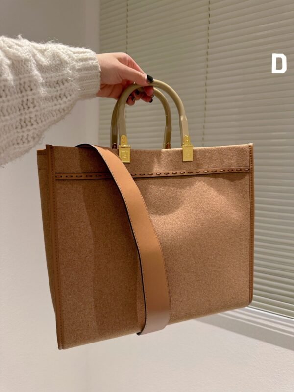 4957B513-1102-9E77-31AF-5251AD7FD727.jpg Fendi Sunshine Medium