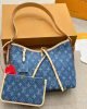 Louis Vuitton CarryAll MM M46855