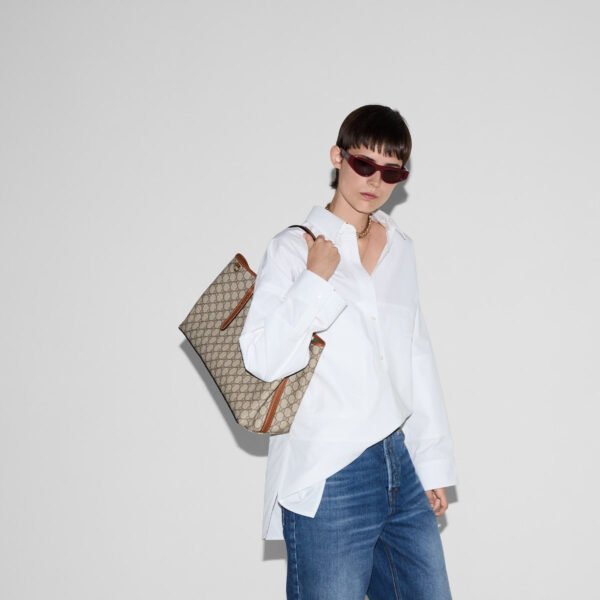 4DB23A24-5F9E-F0BE-435B-9A080CC3381C.jpg GUCCI GG Emblem medium tote bag