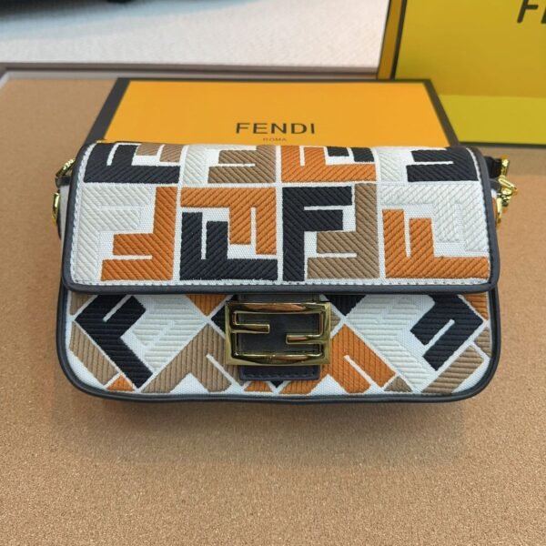 Fendi Baguette Medium