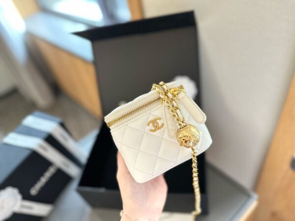 Pearl Crush Vanity Case with Chain Quilted Lambskin Mini - White