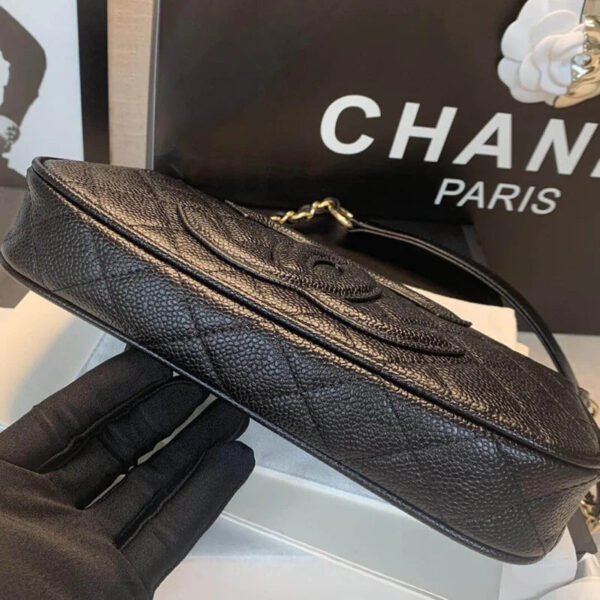 Chanel Grained Leather Hobo Bag B01960