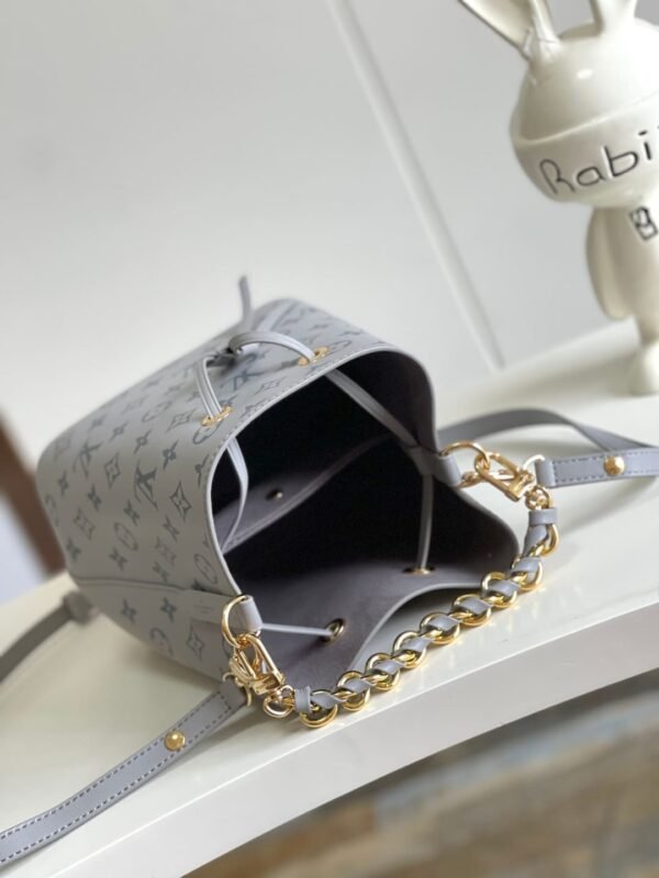 51818A05-7B61-C08A-DA33-0563CD34C333.jpg Louis Vuitton M12749 NÉONOÉ BB