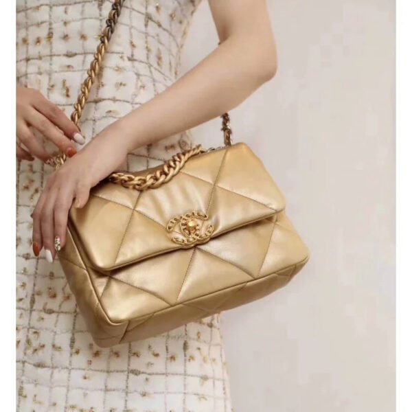 52CC6E64-E8A6-64FC-74C0-015E2396F7D6.jpg Chanel 19 Flap Bag As1160 Gold