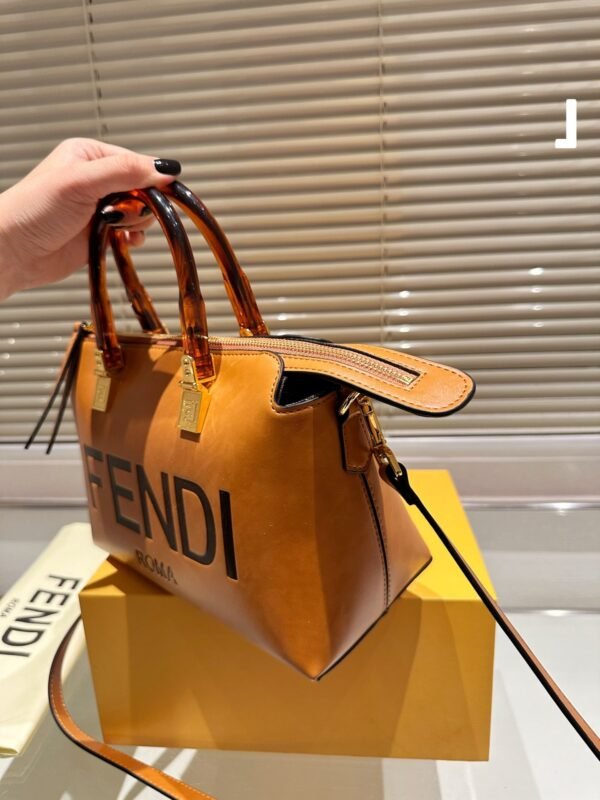 Fendi By The Way Medium - White