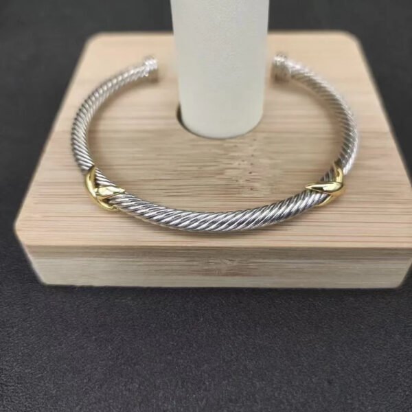 53763612-D1A4-D1A2-6B5A-DD5B3073993E.jpg X Classic Cable Station Bracelet Sterling Silver with 18K Yellow Gold, 4mm