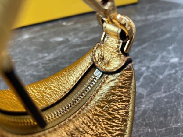 53B09F29-756A-698F-4FB5-441697B8AB74.jpg Fendi Nano Fendigraphy Bag