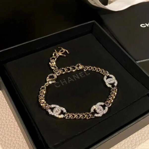 54DA5AE0-0C9A-DD8A-CD25-D6C6142B7764.jpg Sparkling Diamond Double C Bracelet